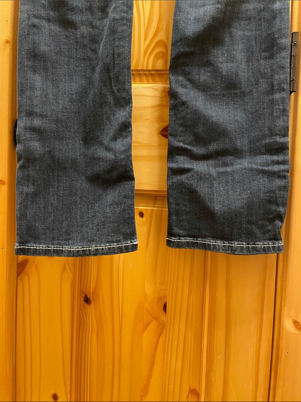 Ariat Women's “Ivy” Mid-Rise Straight Leg Jeans 27R - Picture 4 of 5